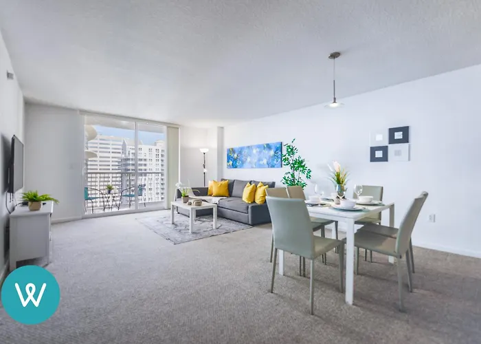 Stunning Condo 1 BR Apt W pool&Gym